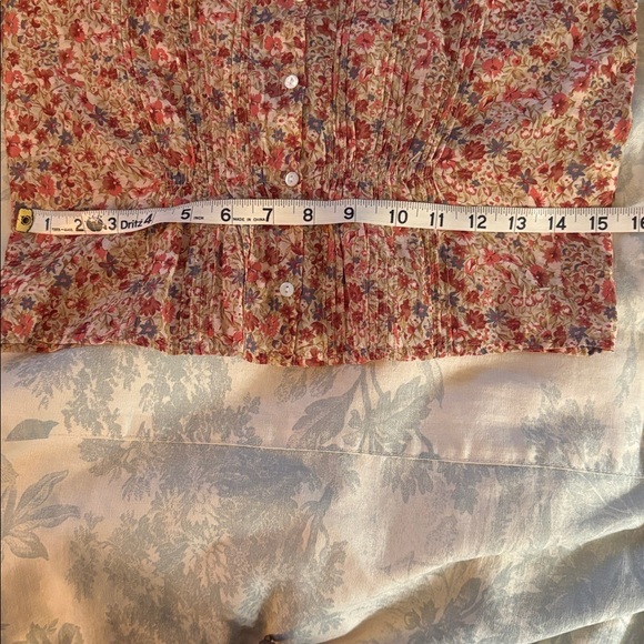 DOEN Narcissa Top in Pink Floral Valley - Picture 12 of 13